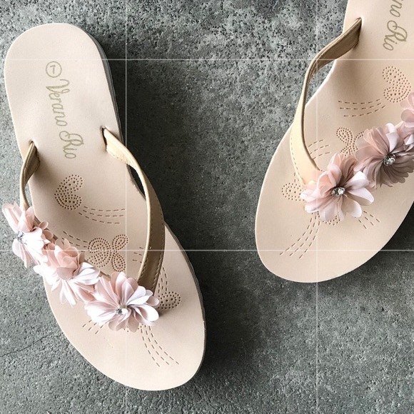 Verano Rio Beige Flower Thong Flip Flop Sandal - Picture 2 of 6